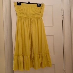 Yellow strapless dress